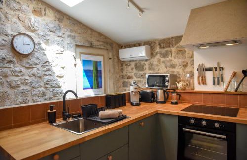 Stari Grad Apartment | "Historic Stone Loft" - ZF Stari Grad