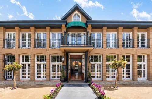 Santa Rosa Apartment | Historic Stonehouse Getaway Minutes to Downtown!