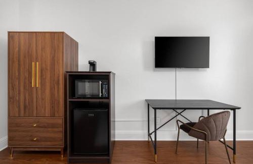 Santa Rosa Apartment | Historic Stonehouse Getaway Minutes to Downtown!