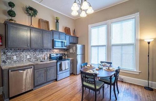 Marietta Apartment | Historic Tate House Apartment by Marietta Square