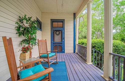 Marietta Apartment | Historic Tate House Apartment by Marietta Square