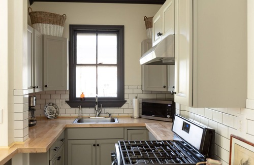 Hudson House | Historic Townhouse in Hudson, NY