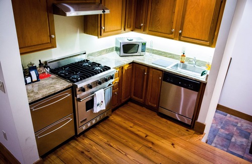 Government Center House | Historic Townhouse With Modern Amenities, Ideal Location in Center of Boston