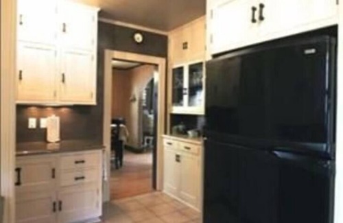 Sioux Falls House | Historic Twin Tudors Inn KP1400 All Rooms (KP1400ALL)