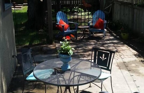 Sioux Falls House | Historic Twin Tudors Inn KP1400 All Rooms (KP1400ALL)