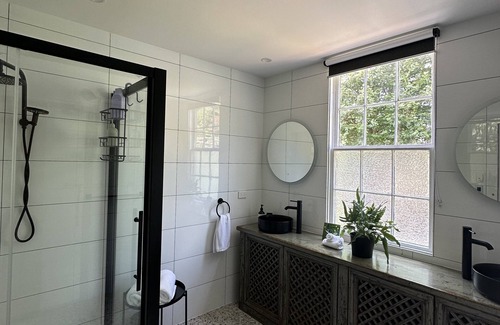 Derby Bed & Breakfast | Historic Two Bedroom Suite including lounge room and cooked breakfast
