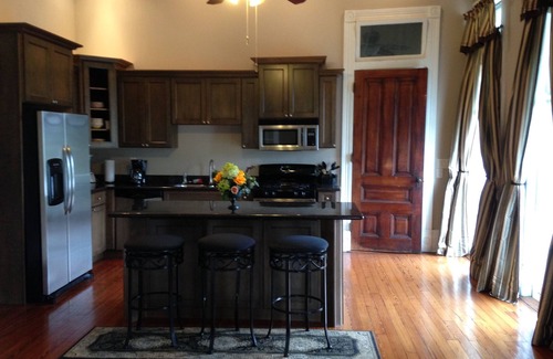 Uptown Historic District House | Historic Uptown Beauty b/t St Charles & Magazine Near FQ