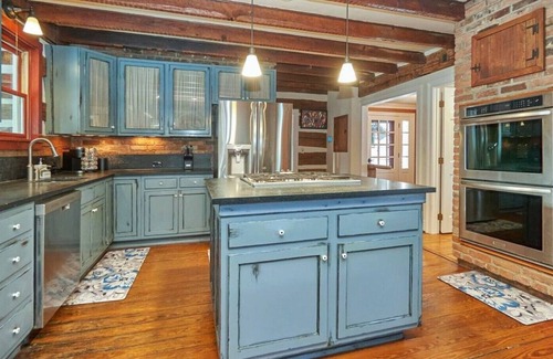 Millville House | Historic Buckskin Manor in Virginia wine country
