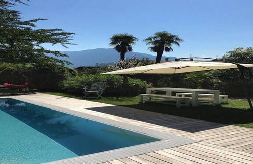 Riva del Garda Apartment | Historic villa, 1 km to the beach, 500m to the city, pool, sauna