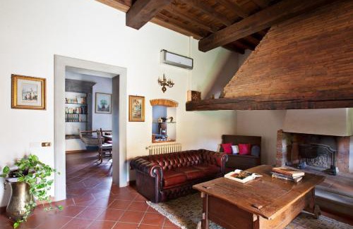 Quarrata Villa | Historic Villa in countryside near Florence