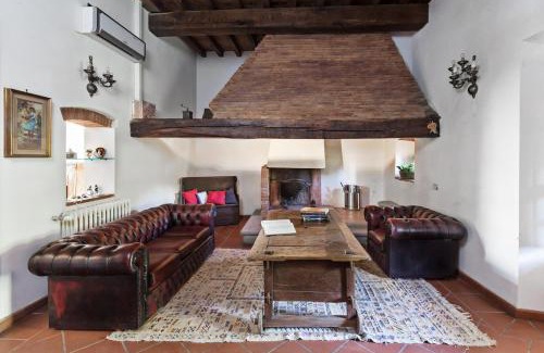 Quarrata Villa | Historic Villa in countryside near Florence