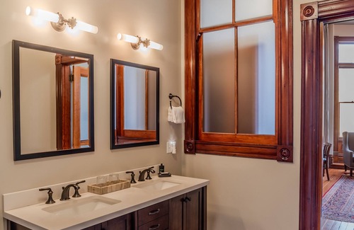 Port Townsend Historic District Hotel | Historic Waterfront Hotel in downtown Port Townsend