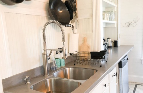 Seaside House | Historic Waterfront Beach House on Estuary
