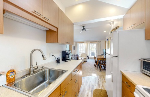 North Truro Condo | Historic Whitman house with alfresco dining deck - walk to beach and eateries