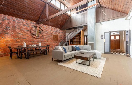 Nhill House | Historical Building dating back to 1900