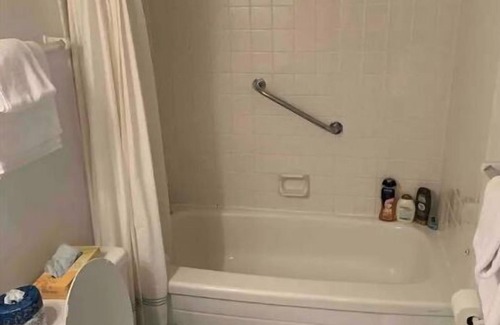 Historic Old Town Hotel | Historical Waterfront King George Inn 3