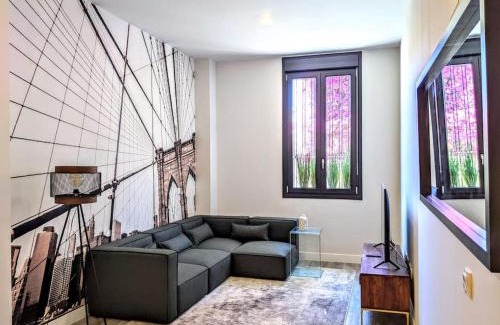 San Felipe Neri Apartment | Historical center flat with pool, tennis & parking