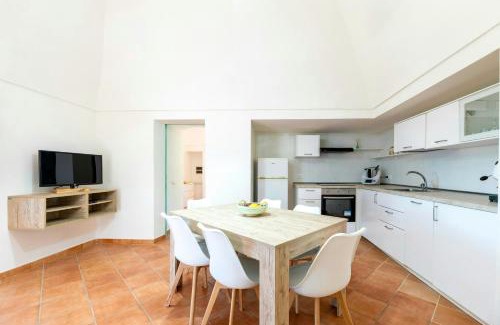 Pantelleria House | Historical Dammuso With Pool In Pantelleria