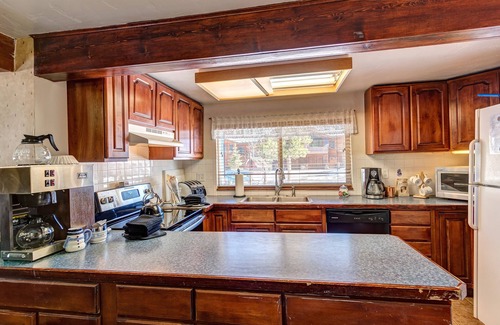 Frisco House | Historical Frisco Retreat - 7 Bedrooms - Hot Tub