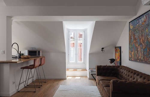 Encarnacao Apartment | Historical Gem in Bairro Alto