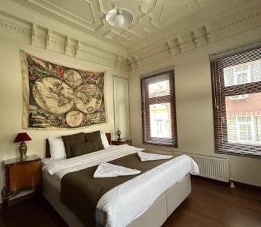 Istanbul City Center Apartment | Historical Greco-Ottoman Pavilion near Tram in Fatih