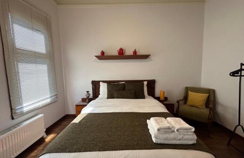 Istanbul City Center Apartment | Historical Greco-Ottoman Pavilion near Tram in Fatih