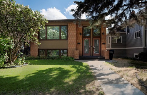 Northeast Edmonton House | Historical Highlands Beautiful Modern Home