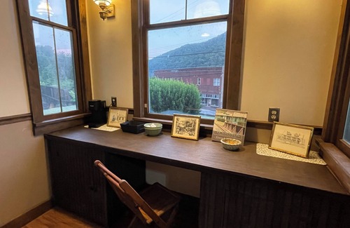 Gauley Bridge House | Historical land mark Gauley Bridge 1893 train station