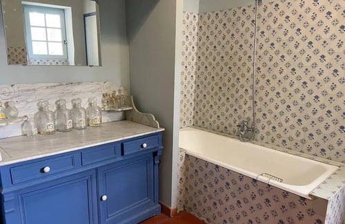 Montpeyroux House | Historical monument listed house, garden & swimming pool close to vineyards