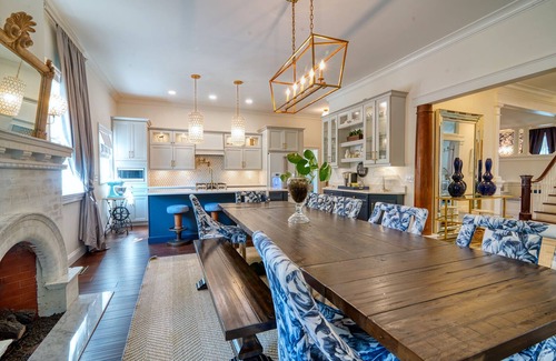 New London House | Historical New England coastal holiday home-2 min. from Ocean Beach
