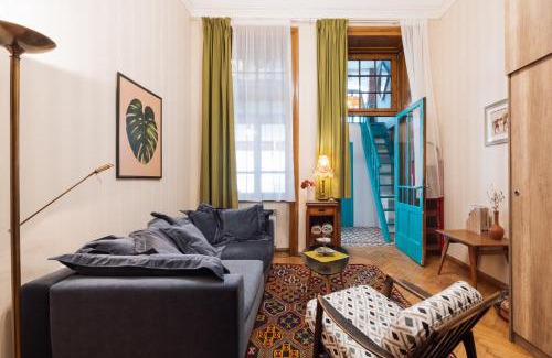 Sololaki Apartment | Historical spirit Duplex Loft