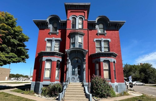 Bay City Apartment | Historical Studio Apt - Walk to All of Downtown