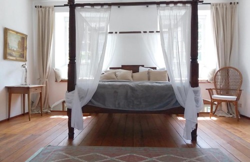 Weinheim Apartment | Historischer Adelshof am Marktplatz, Atelier 70 m²