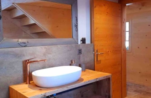 Kandersteg Apartment | Historisches Bauerndoppelhaus, Komplett Renoviert