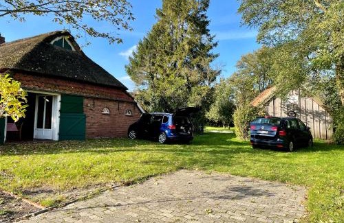 Grosefehn House | Historisches Reetdach-Haus - bis zu 21 Personen