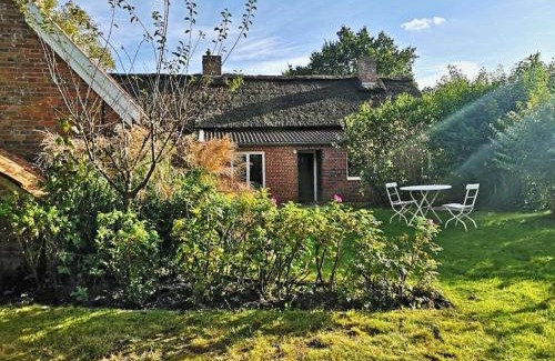 Grosefehn House | Historisches Reetdach-Haus - bis zu 21 Personen