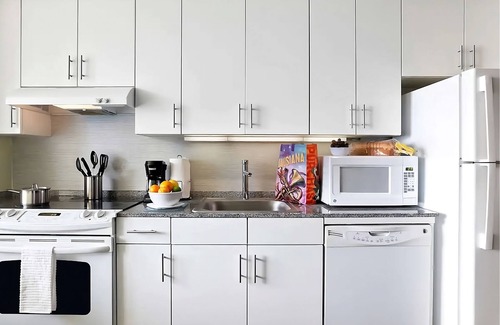 Central Business District Apartment | History Break! Spacious Downtown Base, Perfect Locale for French Quarter
