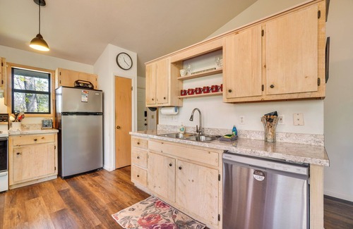 Unaka Cabin | Hiwassee Lake Access: Pet-Friendly Cabin w/Views!