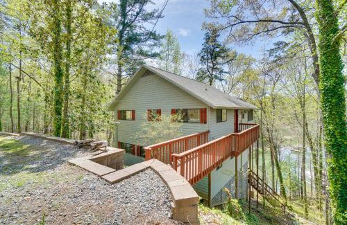 Unaka House | Hiwassee Lake Cabin Near Orchards and Fall Festivals