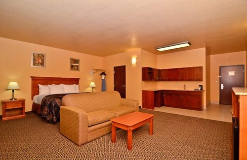 Broken Bow Hotel | HiWay Inn Express of Broken Bow