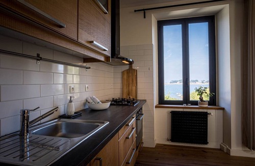 Penvenan Ski Chalet | hjem petite · Port Blanc Facing the sea