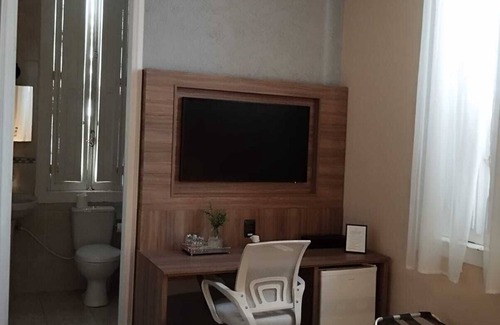 Rio de Janeiro Bed & Breakfast | House of Lights Hostel | Santa Teresa IVN