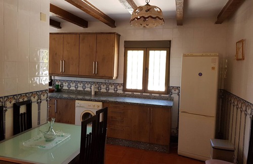 Yecla Ski Chalet | House with pool, barbecue and private garden, for the exclusive use of the tenant.
