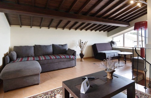 Nordeste House | Holiday Home 'Vila Nova House' with Sea View, Private Pool and Wi-Fi