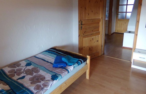 Suppingen Apartment | HÖ01 large apartment with dryer and washing machine
