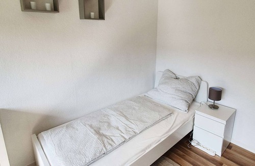Celle Apartment | HÖ01 large apartment with dryer and washing machine