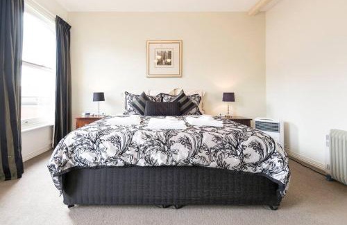 Sullivan's Cove Apartment | Hobart CBD Premium Apartment, 3 mins to waterfront