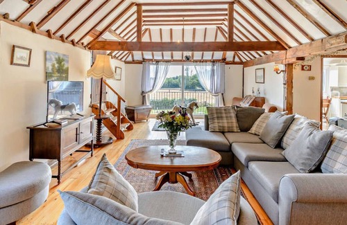 Beckley House | Hobbs Farm Oast Apartment