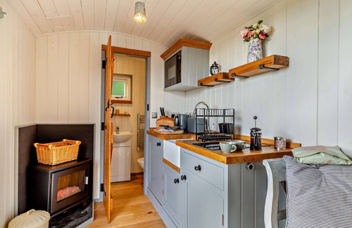 Saint Ann's Chapel House | Hobbs Hut - One Bedroom House, Sleeps 2