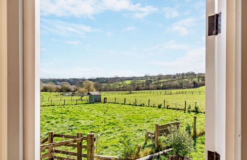 Saint Ann's Chapel House | Hobbs Hut - One Bedroom House, Sleeps 2